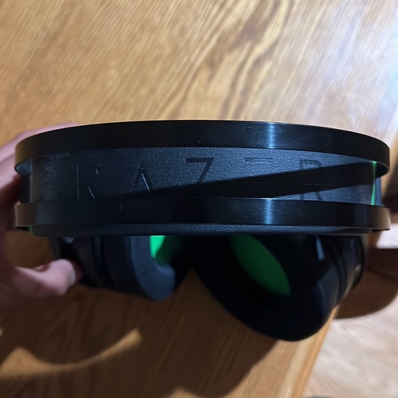 Razer - Nari Ultimate Wireless THX Spatial Audio Gaming Headset - Picture 3 of 3